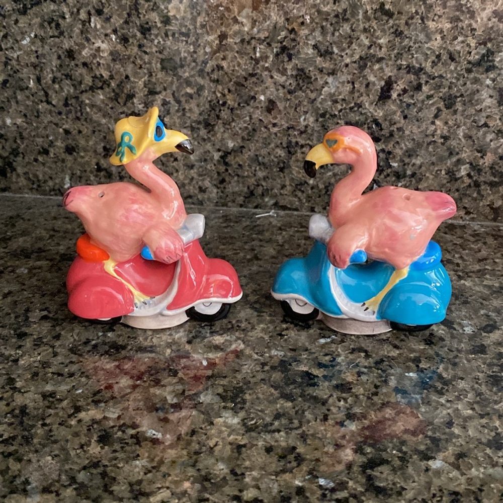 Ceramic salt and pepper shakers FLAMINGOS ON SCOOTERS